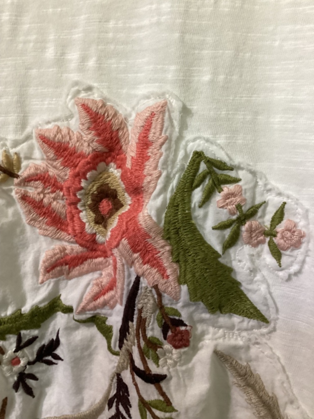 KRISTA LARSON embroidered flowers T shirt NWT - Picture 4 of 6